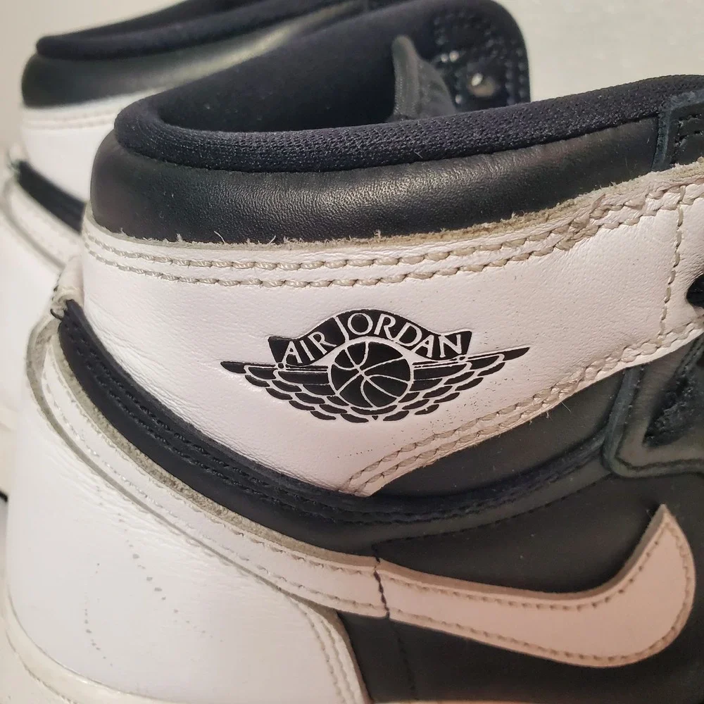 Nike Air Jordan 1 Mid Black White FD1437-010 Size 5.5Y Youth–Classic Retro Style